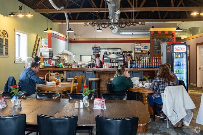 Yankton's Meridian District is the place to go for the best restaurants like Willa B's Bistro.