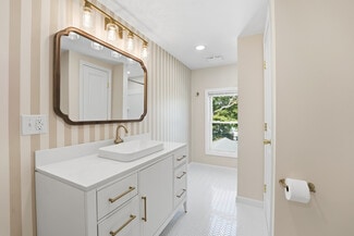 22 Vernon St Unit 3, Warren, RI 02885