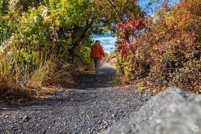 Cowiche Canyon invites hikers to explore scenic Yakima Valley trails.