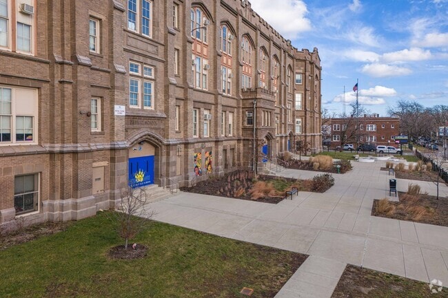 Davis N Elementary School has great academic opportunities for students.