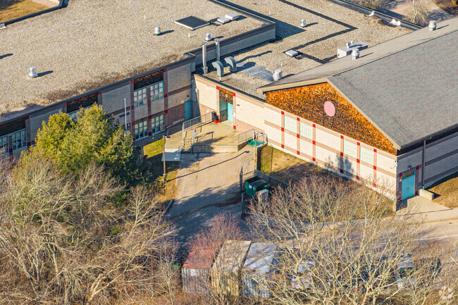 Springbrook Elementary School has 270 students and a student teacher ratio of 12 to 1.