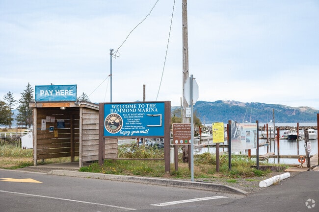 Launch your vessel from the Hammonds marina in Flavel.
