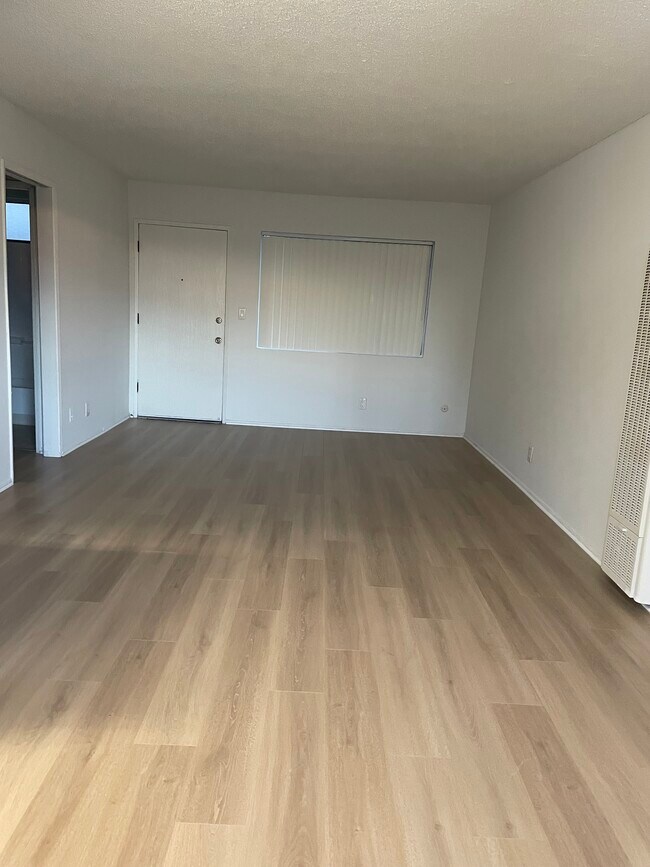 3155 Rosecrans Ave unit 3, Hawthorne, CA 90250 - photo 3