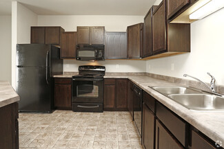 5301 27th St S, Fargo, ND 58104