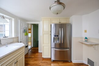 64 Lawn Ave Unit 2, Quincy, MA 02169