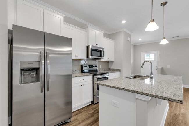 110 Birch Cir, Savannah, GA 31407 - photo 7