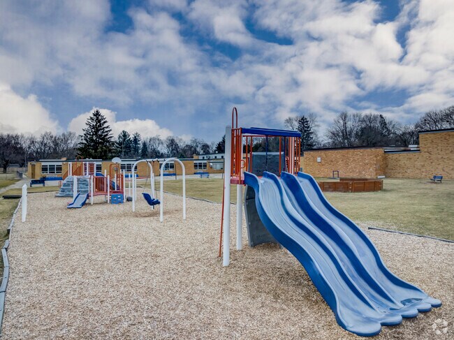Sycamore Elementary School, Playground