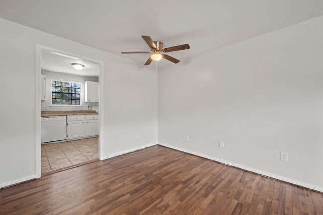 340 Charter Oak St unit D, Manchester, CT 06040 - photo 5