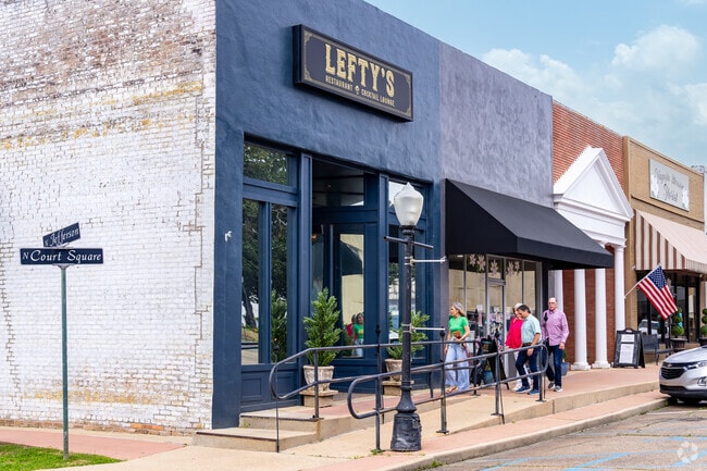 Lefty's Restaurant and Cocktail Lounge in Magnolia is the spot to grab dinner and drinks.