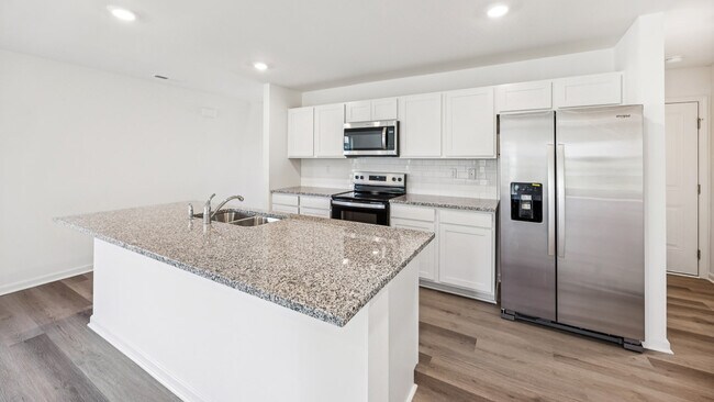 800 Hailey Dr unit 37704176, Jeffersonville, IN 47130 - photo 4