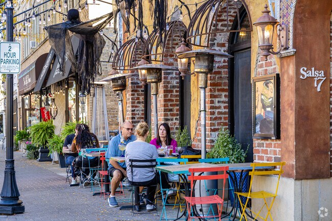 Fairview residents can enjoy outdoor dining at restaurants like Salsa 17 in Arlington Heights.