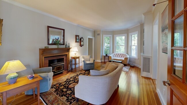 29 Woodland Rd, Cape Elizabeth, ME 04107 - photo 2
