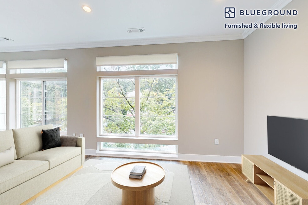 240 E Shore Rd unit FL3-ID3490A, Great Neck, NY 11023 - photo 1