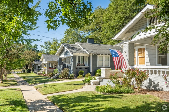 Craftsman style homes are sprinkled throughout Crestwood North.
