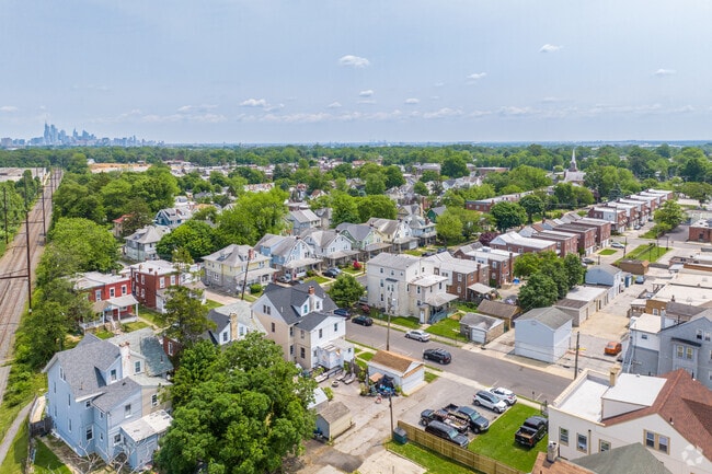 Yeadon is a short 7 miles from downtown Philadelphia.