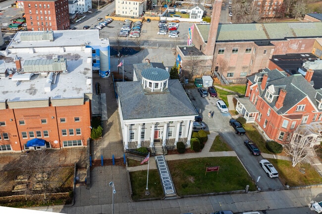 Welcome to Jacob Hiatt Magnet School located in Main Middle, Worcester, Massachusetts.