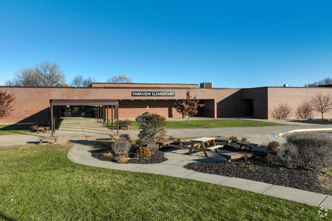 Parkview Elementary has a student-teacher ratio of 13 to 1.