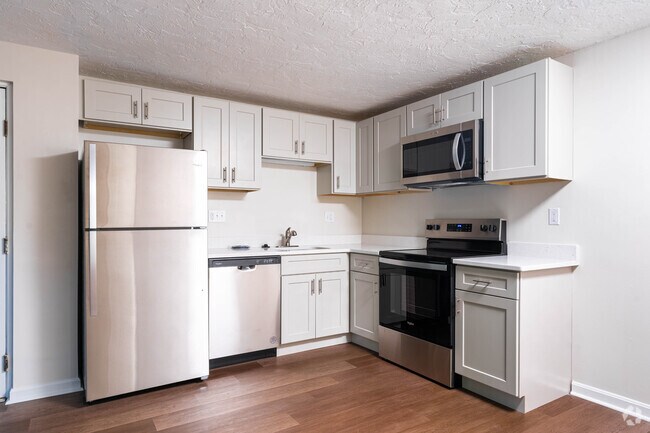 Canton Estates at Neponset, Canton, MA 02021 - photo 2