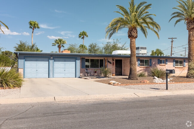 This Mortimore Rancher has a double garage and wide driveway.