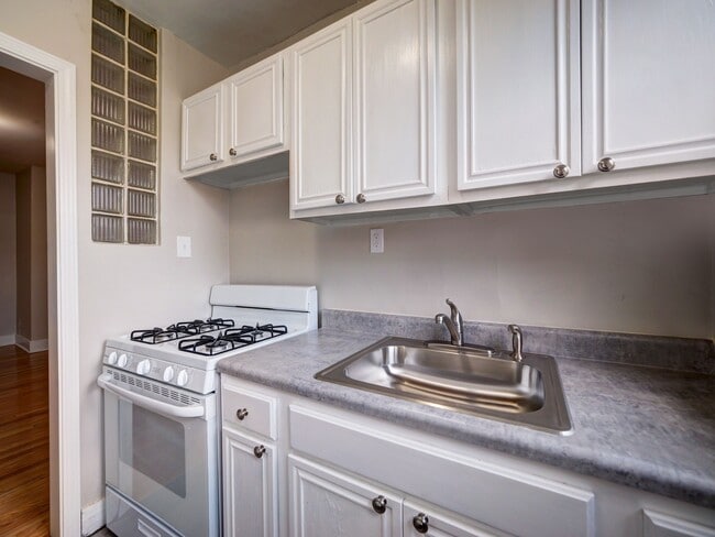 Park Row and New Scotland Gardens Apartments, Albany, NY 12208 - photo 7