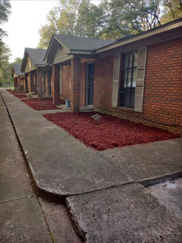 226 N Mock Rd, Albany, GA 31705 - photo 1