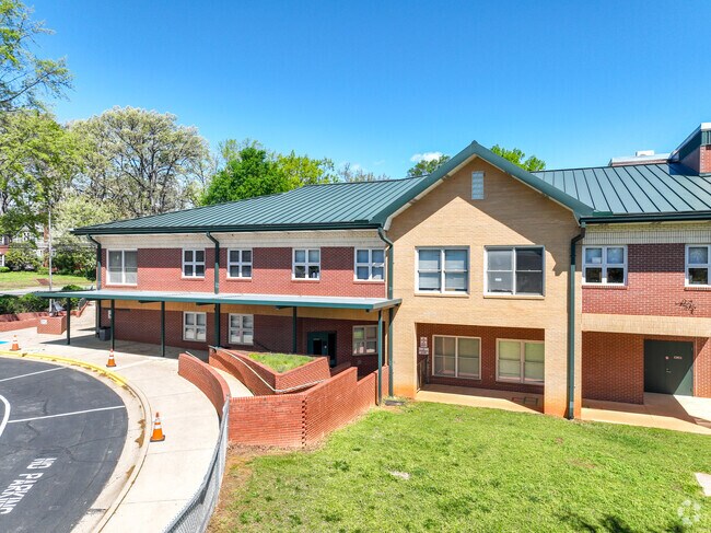 Oakwood Elementary School is a part of the Hickory School system.
