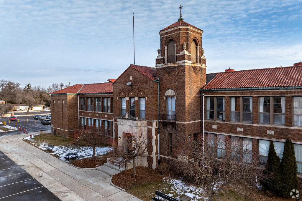 St Clare Of Montefalco School is a private Catholic school located in Grosse Pointe Park.