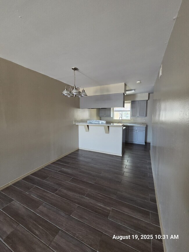 605 Bustamante St unit 1, Laredo, TX 78041 - photo 2