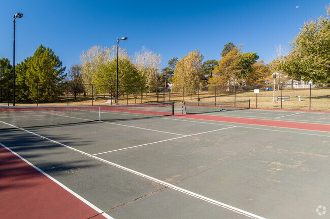 College Hill Park near Longview has a few tennis courts.