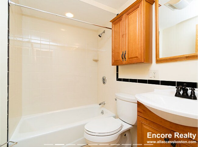 27 Phillips St unit 3, Boston, MA 02114 - photo 3