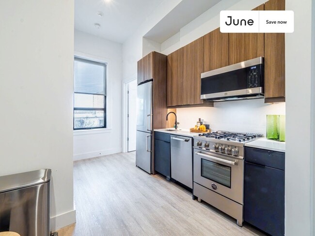 2147 P St NW, Washington, DC 20037 - photo 2