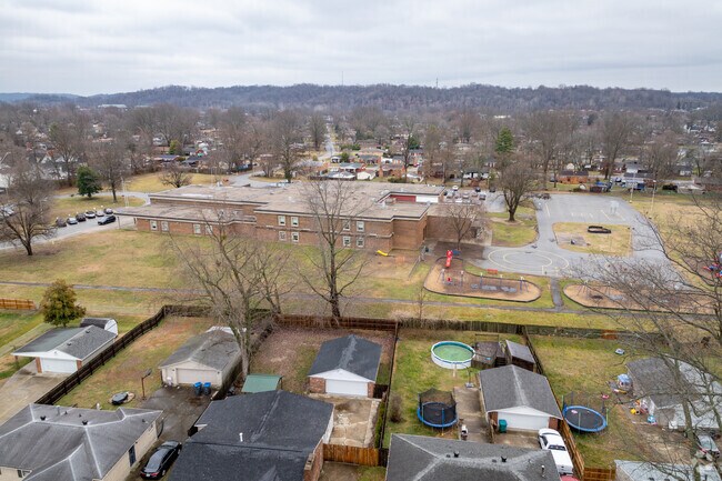 The student population of Eisenhower Elementary is 557 and the school serves K-5.