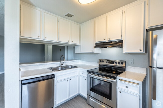 Chateau Spring Hill Apartments, La Mesa, CA 91941 - photo 3