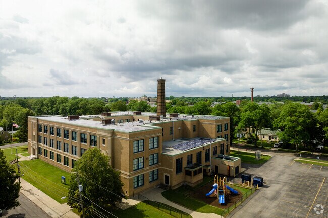PS 82 Early Childhood Center in Buffalo has 29 full time teachers.