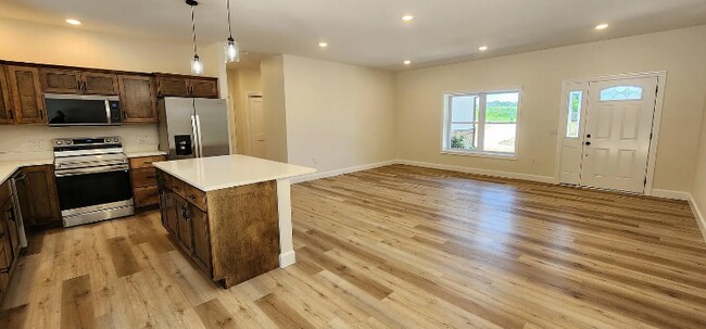 504 Brian, Ava, MO 65608 - photo 4