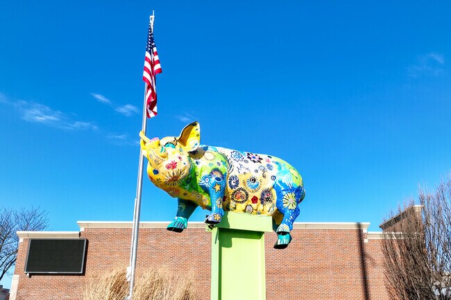 Downtown Garden City features artistic statues.
