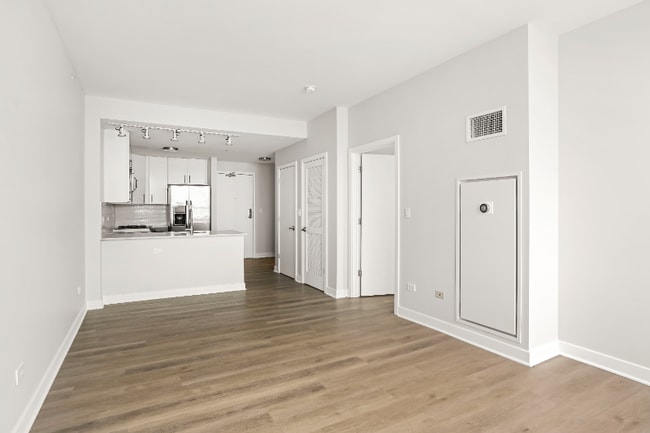 717 W Adams St, Chicago, IL 60661 - photo 3