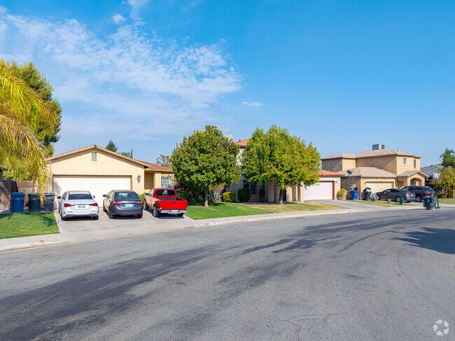 Single-story and two-story homes are common in Oakridge.