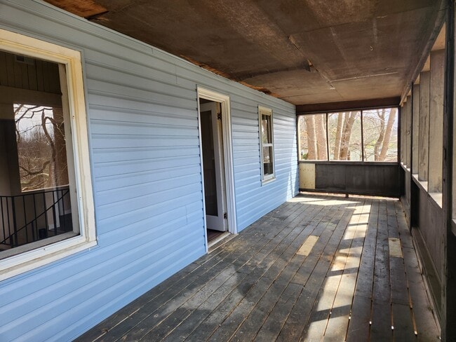 2119 Us-421, Bristol, TN 37620 - photo 7