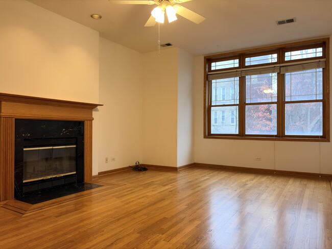 4101 N Kenmore Ave unit 2S, Chicago, IL 60613 - photo 2