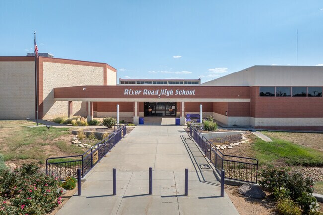 River Road High School provides ease of access right off the freeway in Amarillo.
