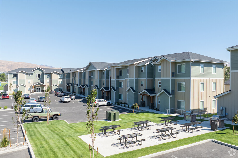 Sagecrest Apartments