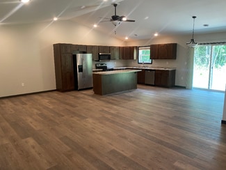 940 Crown Ave, Rice Lake, WI 54868