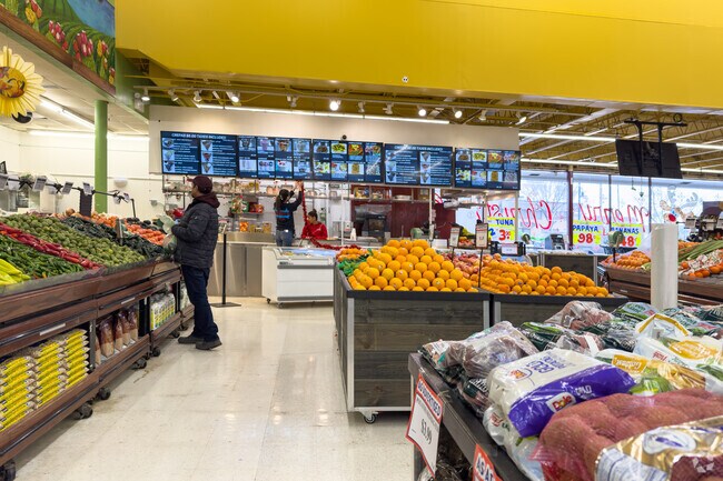 Torres Fresh Market in Berkeley has a wide variety of fresh produce.