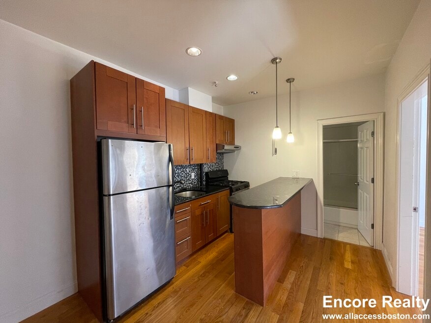 108 Peterborough St unit 108-8, Boston, MA 02215 - photo 1
