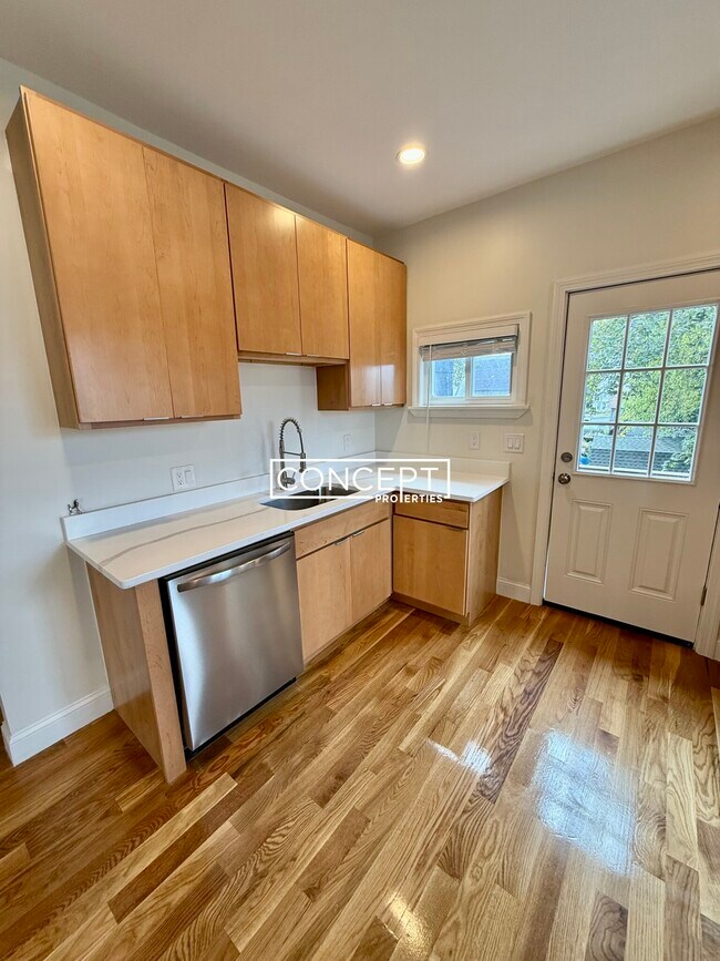 126 Chestnut St unit 2B, Lynn, MA 01902 - photo 5