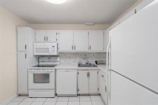 8350 Sands Point Blvd Unit E309, Tamarac, FL 33321