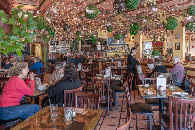 Tiramisu Ristorante Pizzeria & Bakery offers pizza, pastries, and pasta.