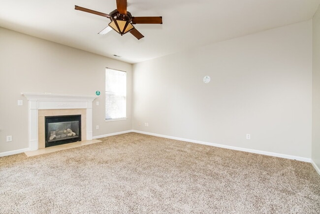 360 Stobhill Ln, Holly Springs, NC 27540 - photo 4