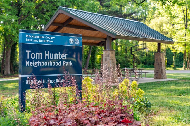 Tom Hunter Neighborhood Park is a beautiful and well kept park in the heart of Hidden Valley.